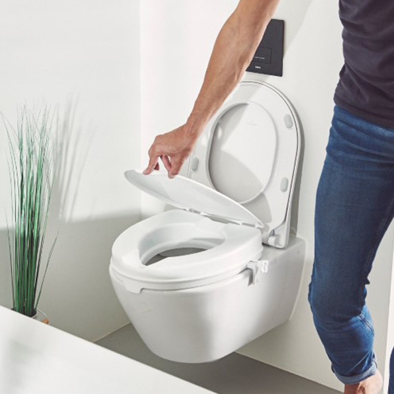 Alteador de Sanita com Fixação Lateral – Conforto e Apoio