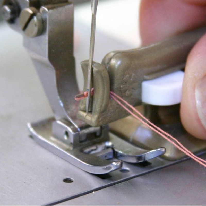 Enfia Agulha para Máquina de Costura – Prático e Rápido