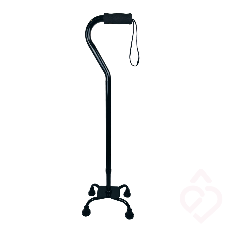 Bengala quadripé preto com base de quatro apoios, que proporciona maior estabilidade e segurança durante a marcha. Possui pega confortável e correia de pulso, oferecendo apoio adicional a pessoas com dificuldades de equilíbrio ou mobilidade.
