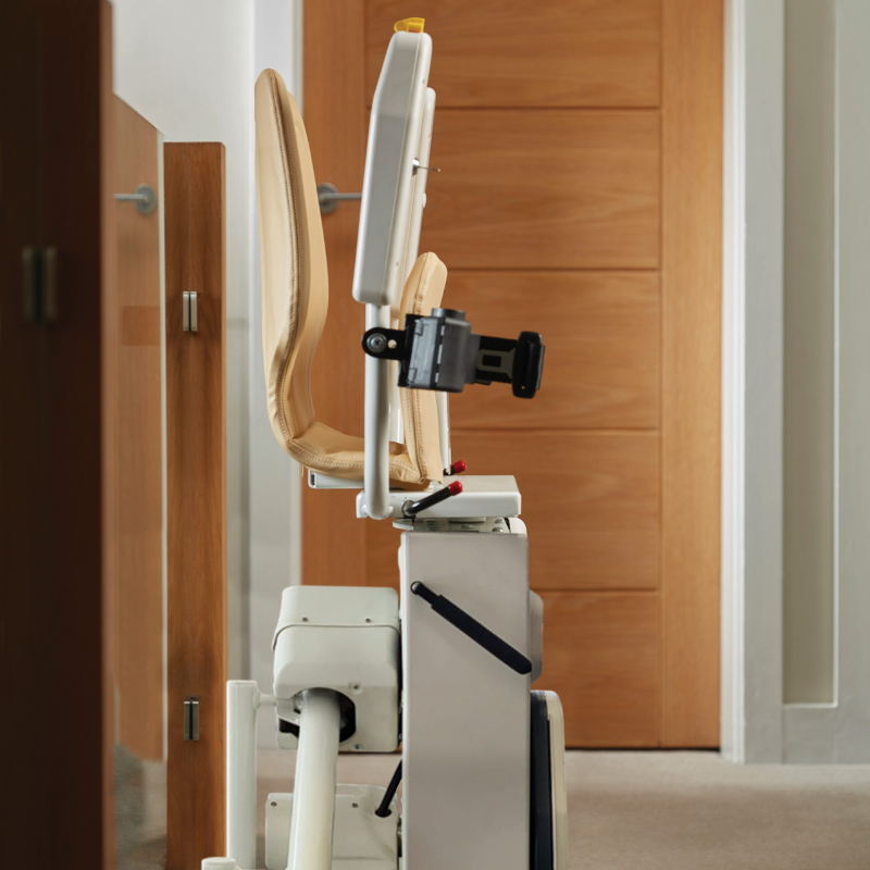 Cadeiras e Plataformas Elevatórias: Cadeira Elevatória para Escadas Curvas Infinity