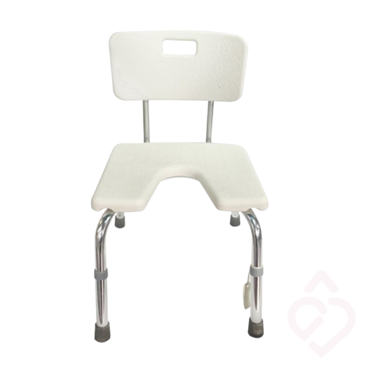 Cadeira de duche em ferradura com encosto, para facilitar a higiene íntima e proporcionar maior conforto, apoio e segurança durante o banho.