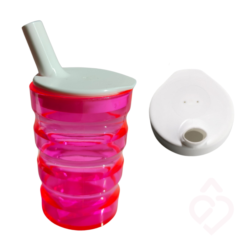 Copo ergonómico rosa com tampa branca e bocal largo