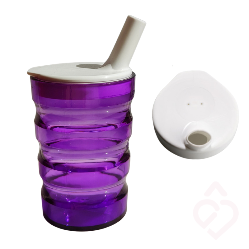 Copo ergonómico roxo com tampa branca e bocal largo
