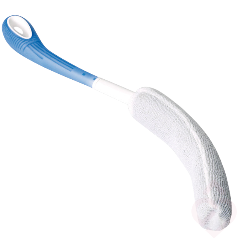esponja de banho de cabo longo, destacando o formato curvo e a pega ergonómica para facilitar a utilização durante o banho.