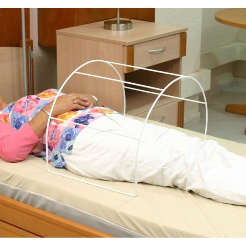 Gaiola de proteção para os pés em estrutura metálica, indicada para cama.