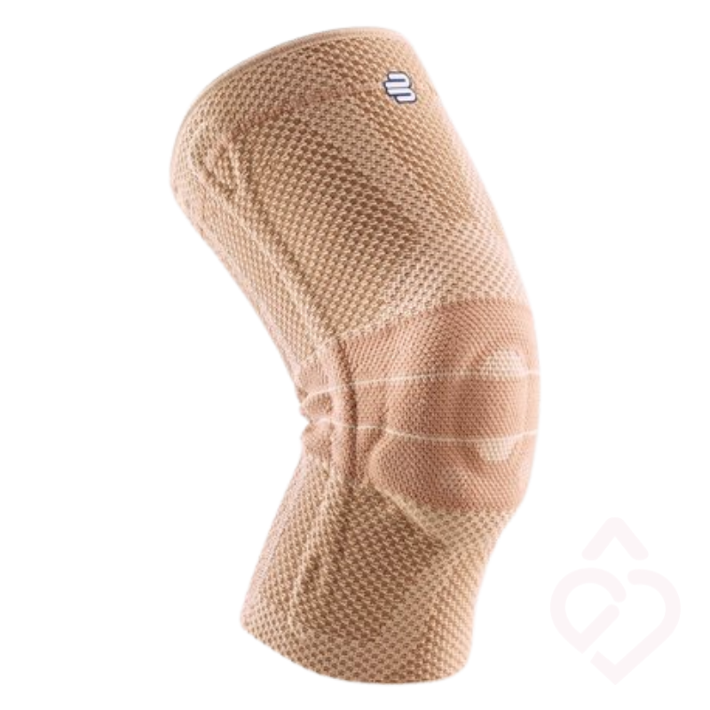 Joelheira Bauerfeind GenuTrain Natural, elástica e respirável, concebida para proporcionar compressão, suporte e estabilização do joelho, promovendo maior conforto e segurança durante o movimento.