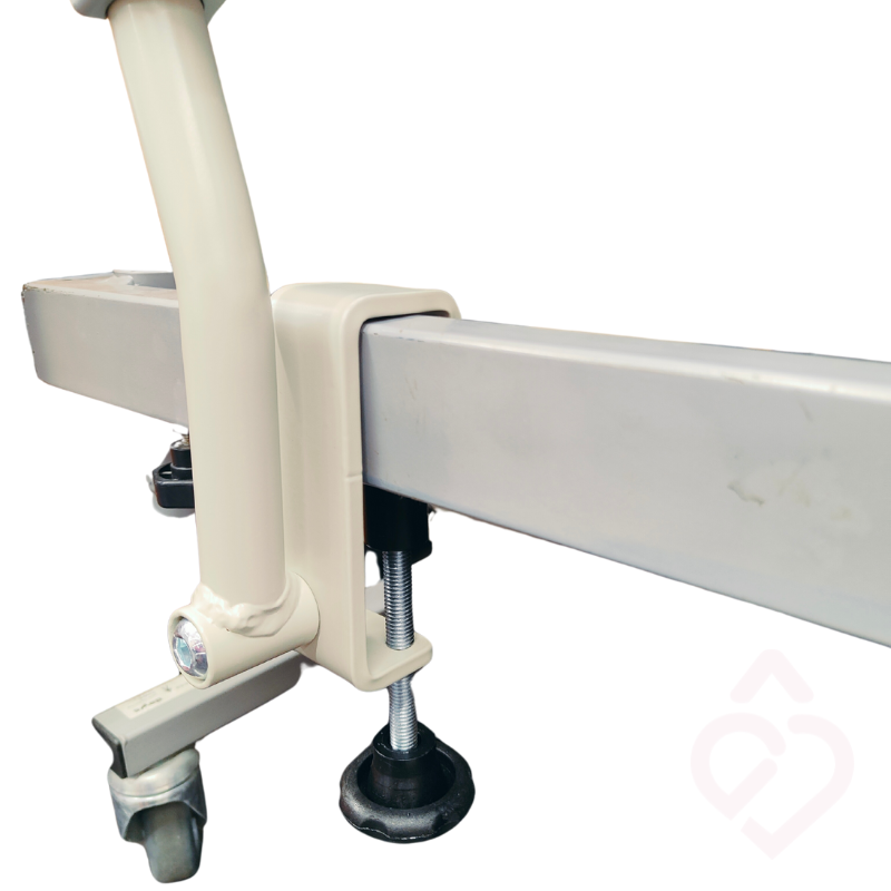 Grade de cama branca com três barras horizontais, ideal para camas articuladas ou hospitalares.