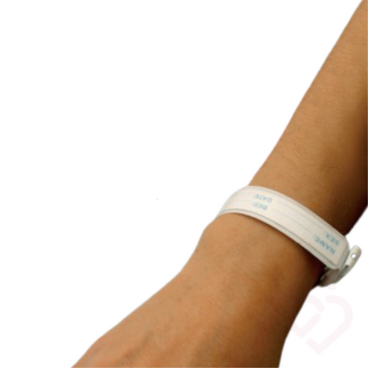 Pulseira de identificação colocada no pulso, concebida para registar informações importantes do utilizador e facilitar a sua identificação em caso de emergência. Especialmente útil para pessoas idosas, com Alzheimer, demência ou outras condições que possam causar desorientação.
