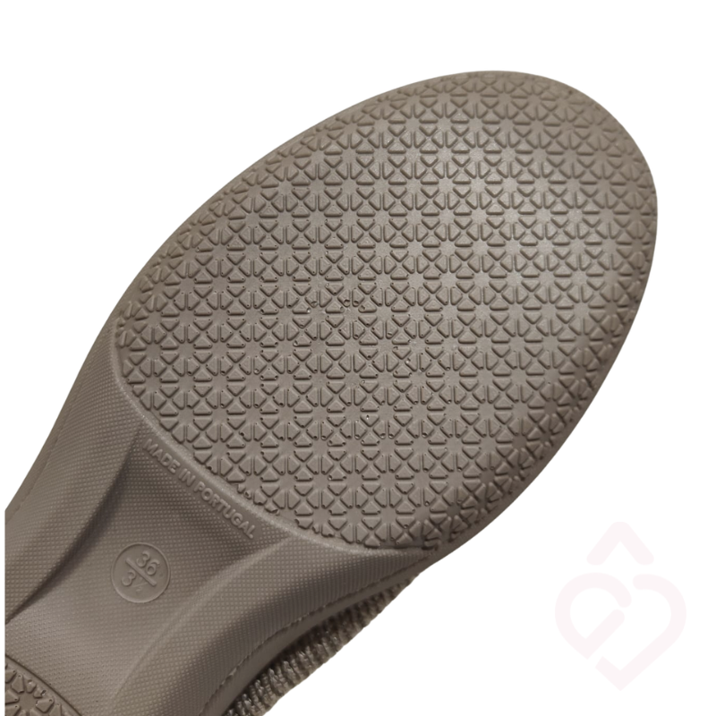 Lycra Comfort Shoe – Flexible, Lightweight, and Adaptable