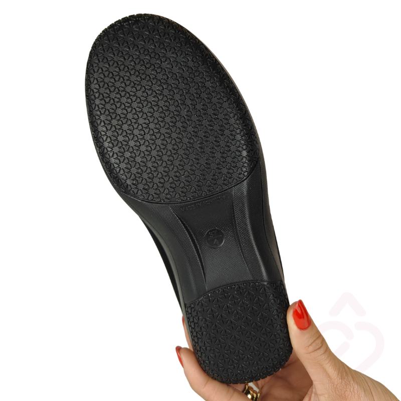 Lycra Comfort Shoe – Flexible, Lightweight, and Adaptable