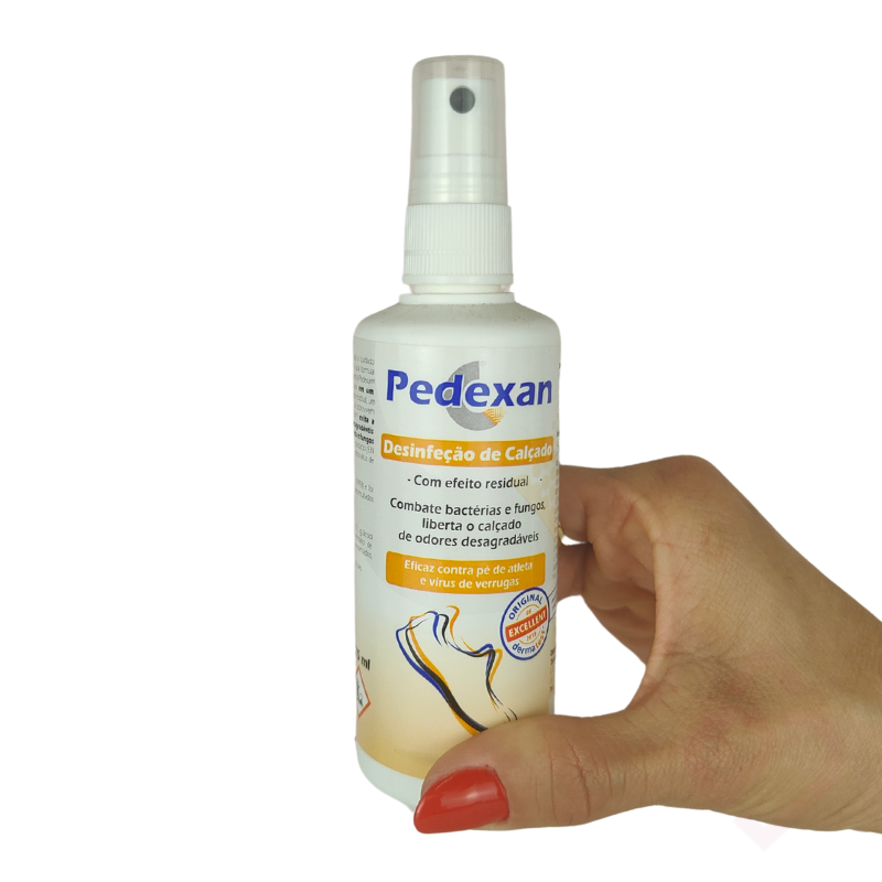 Spray para calçado Pedexan, desenvolvido para desinfetar o interior dos sapatos e combater bactérias e fungos. Ajuda a eliminar odores desagradáveis e proporciona um efeito residual para uma proteção mais duradoura.
