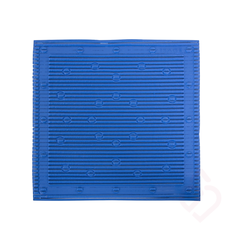 Tapete de duche antiderrapante azul, concebido para aumentar a aderência durante o banho e proporcionar maior estabilidade e segurança em superfícies molhadas.