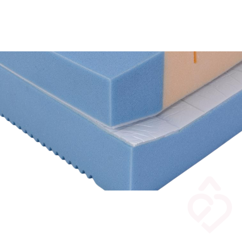 Detalhe das camadas de espuma do colchão anti escaras premium