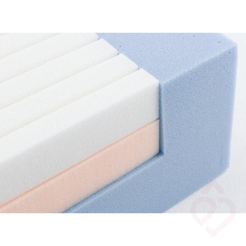 Detalhe das camadas do colchão viscoelástico anti-escaras para redistribuição da pressão e prevenção de úlceras por pressão